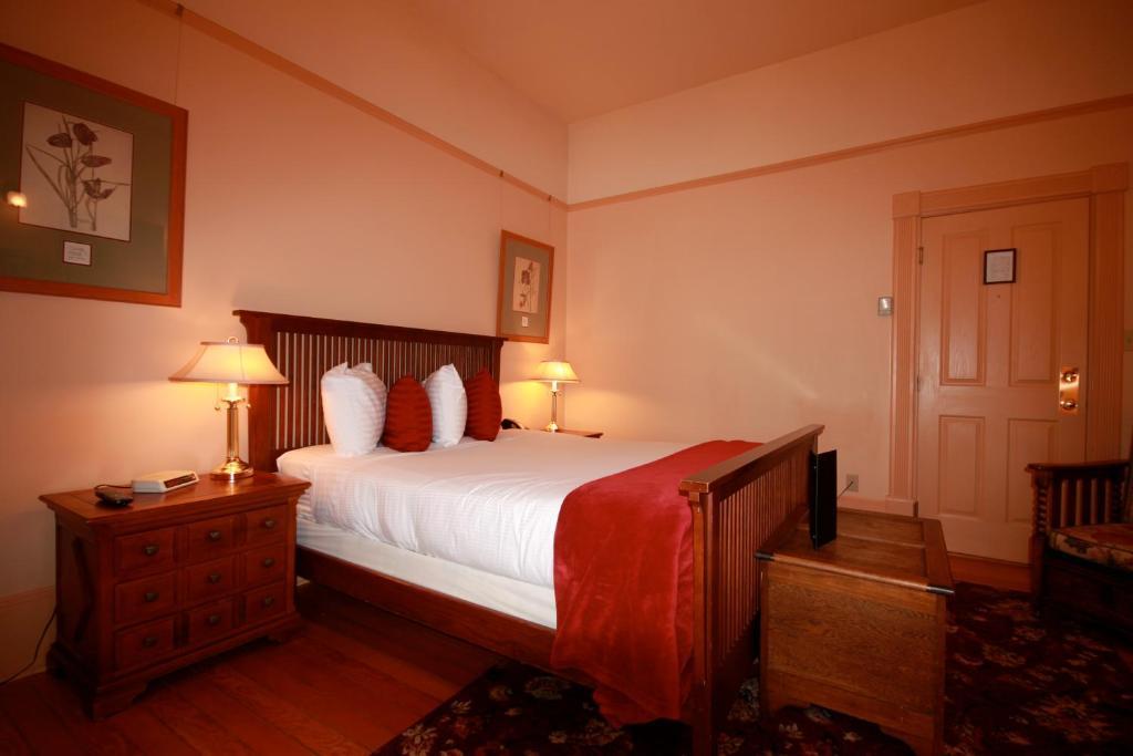 Spinnakers Gastro Brewpub & Guesthouses Виктория Номер фото